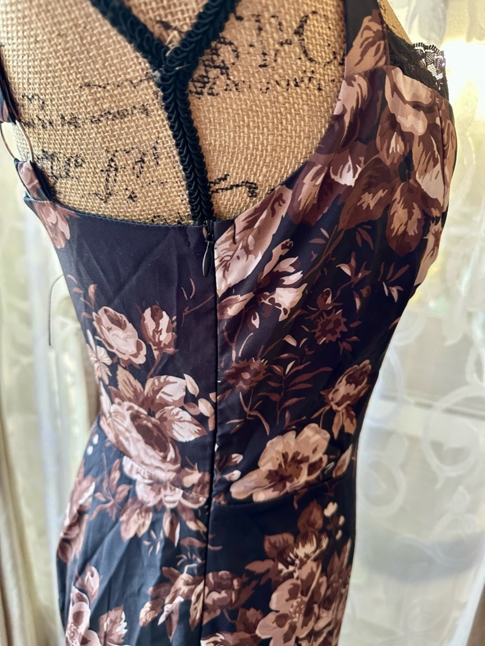 Floral Ruffle Hem Dress - Picture 7 of 11